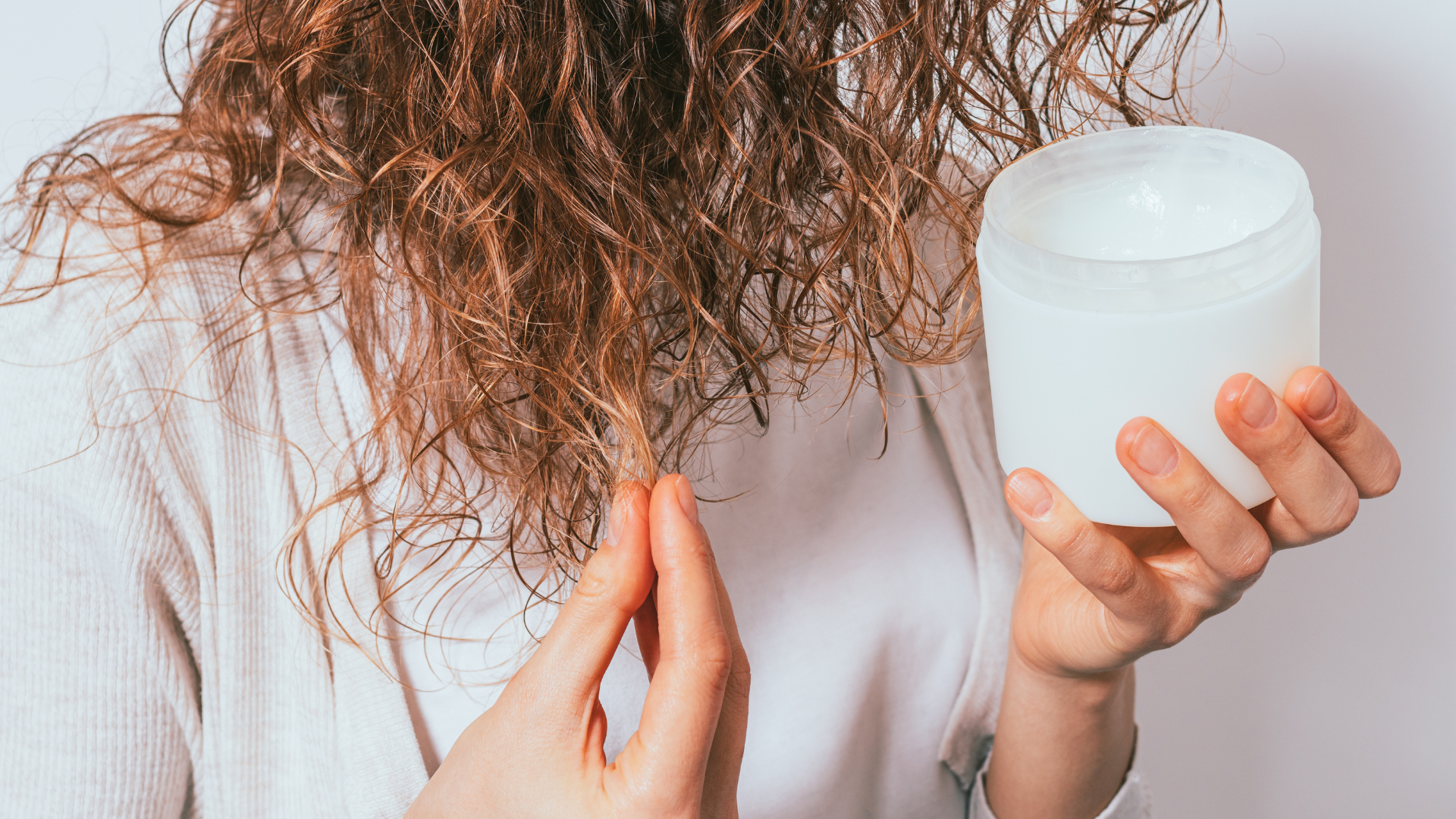 Guide ultime sur l'utilisation des huiles pour cheveux secs
