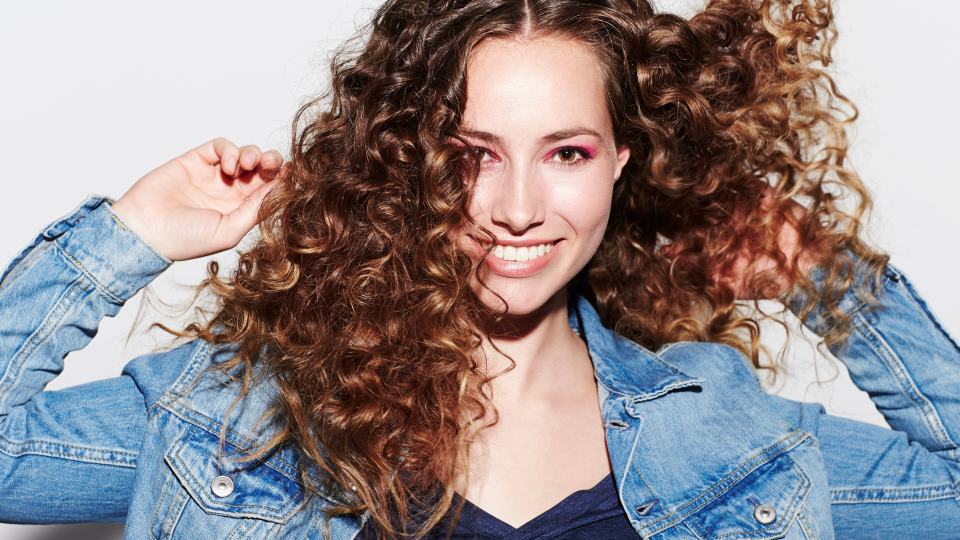 Récupérez vos boucles : Conseils pour restaurer des cheveux bouclés abîmés